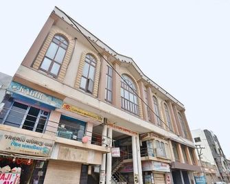 Hotel City Palace - Dwārka - Edificio