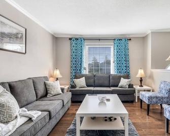 Fun & Cozy Retreat: Nature & Games - Trenton - Huiskamer