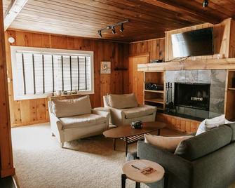 إن آت آرك كاب - ارتش كاب - غرفة معيشة