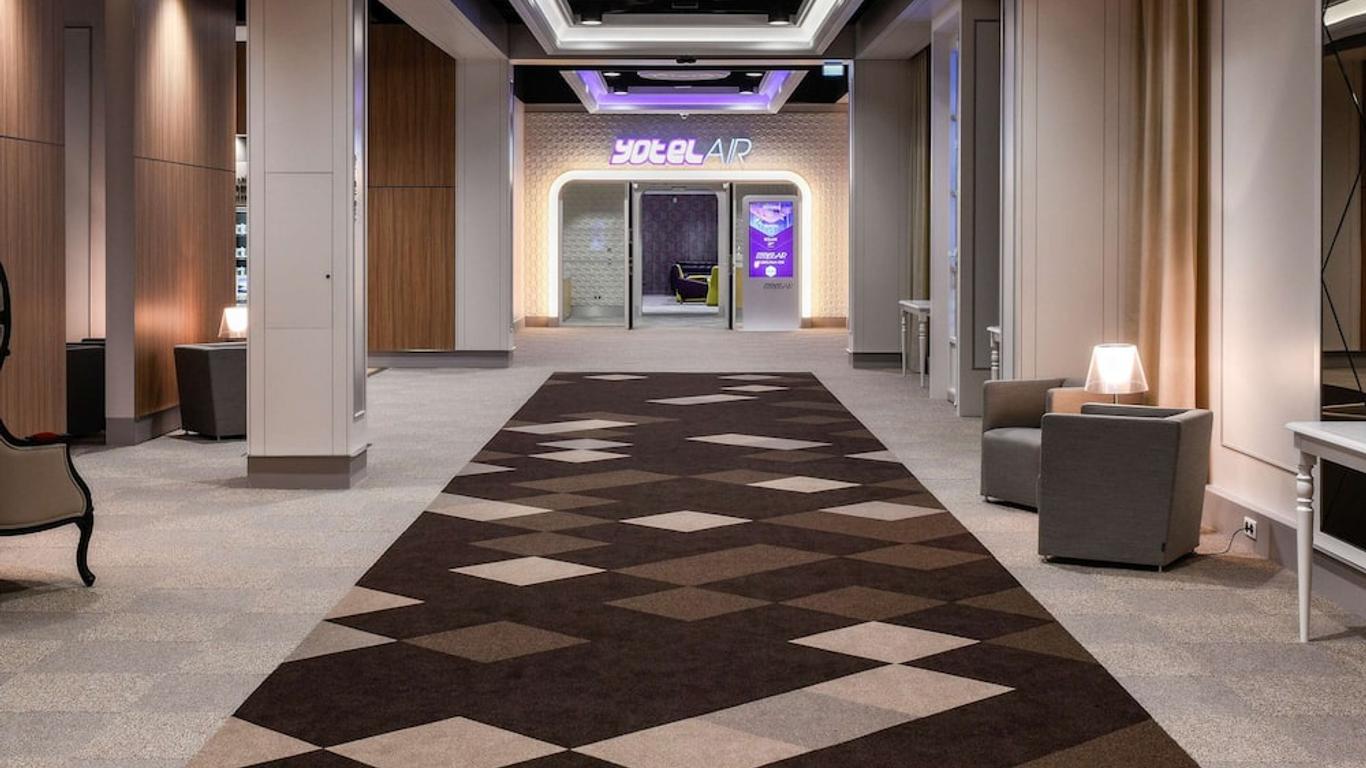 YOTELAIR Paris Charles de Gaulle Airport