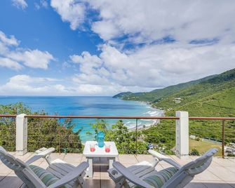 'Tortola Adventure Villa' - 3 Bdrms w/ A/C - West End - Balcón