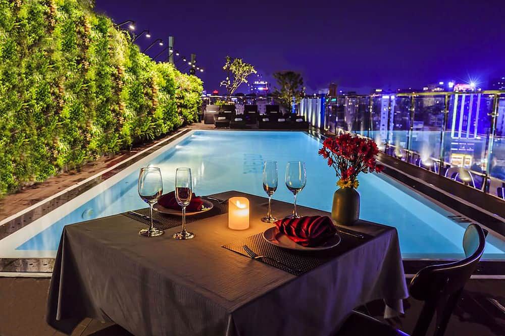 هابي لايف جراند هوتل آند سكاي بار