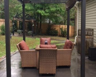 Gorgeous Private Split Level Mclean Side Of Great Falls Park Like Setting - Great Falls - Patio