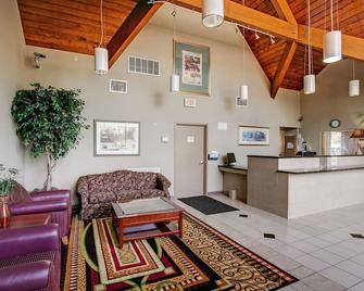 Scottish Inn - Whippany - Front desk