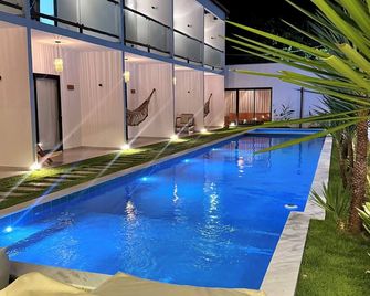 Yahweh Hotel - Touros - Piscina