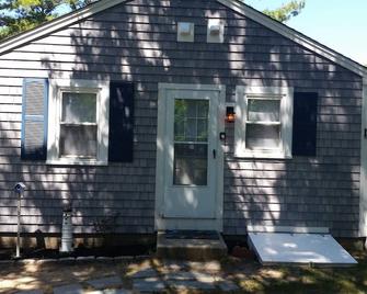Sunday Check-In Only! Cape Cod Home. Activities, Food, And Beaches. - West Yarmouth - Building