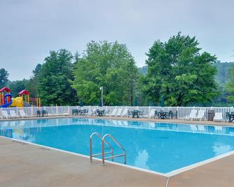 Hershey Rv & Camping Resort - Lebanon - Pool