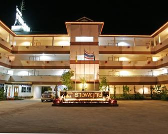Ratchaphruek 2007 Hotel - Chom Thong - Edificio