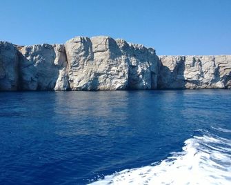 Vrahos Boutique Hotel - Folegandros
