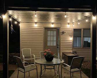 Lovely Two Bedroom Apartment Off Bike Trail - Cannon Falls