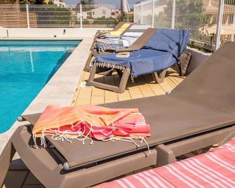Vila Sta Teresinha Suites - Praia da Luz - Piscina