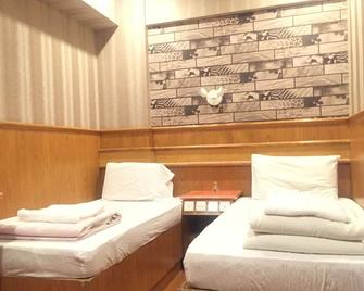 Usa Hostel Hong Kong - Hong Kong - Bedroom