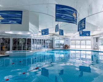 Bromsgrove Hotel - Bromsgrove - Pool