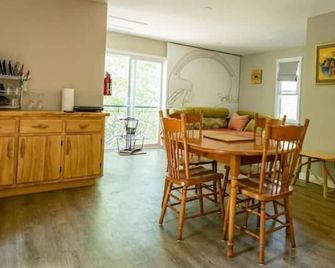 Unique Private Lodge one hour from Toronto. - Port Perry - Salle à manger