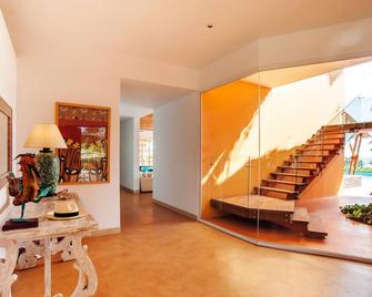 Tanusas Retreat & Spa - Puerto Cayo - Stairs