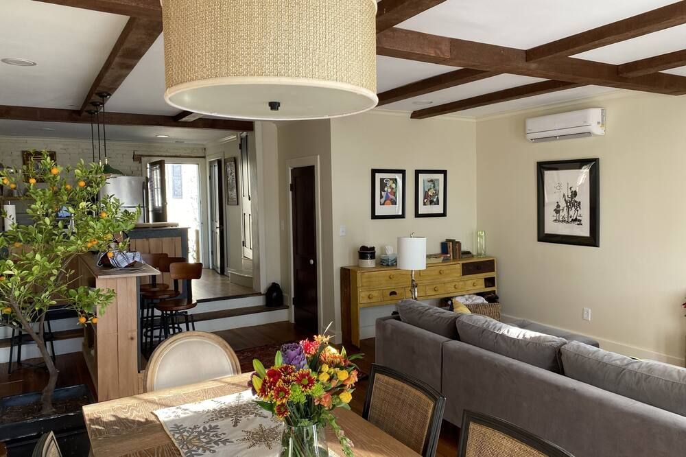 Historic Country Guest House, close to Gettysburg, Frederick, Ski Slopes & more.