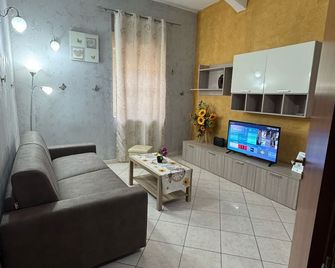 Casarcobaleno Fronte Policlinico - Messina - Living room