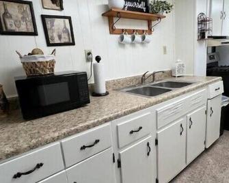 The Little Nook - Weirton - Kitchen