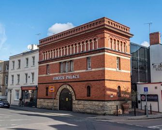 Strozzi Palace Suites by Mansley - Cheltenham - Building