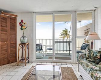 Stunning Ocean Views Condos in Oahu at Punaluu - Punaluu