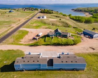 Bayview Condos #3, 3 bed and 2 bath property, close to Ogallala & Ogallala Beach - Ogallala - Building