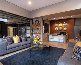 Akanani Apartments - Pretoria - Living room