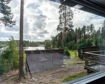 Comfy Suite with Terrace and Lake Views - Laukaa - Balcony