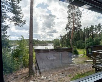 Comfy Suite with Terrace and Lake Views - Laukaa - Balkon