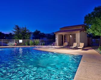 Vista Retreat Vacation Home - פיניקס - בריכה