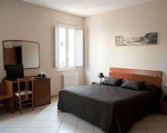 Albergo San Romano - Ferrara - Schlafzimmer