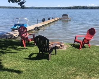 Pet And Family Friendly on Gun Lake close to state park,restaraunts and casino. - Shelbyville