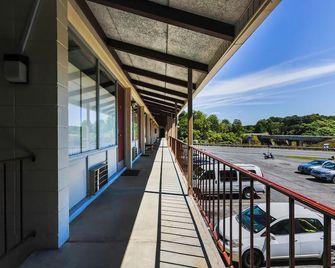Edyn Hotel By Townhouse Wytheville Us 52 - Wytheville - Balcony