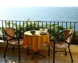 Lindo Mar Resort - פוארטו ויארטה - מרפסת