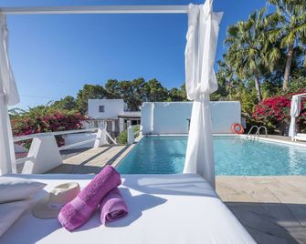 Agroturismo Can Cosmi Prats - Santa Gertrudis de Fruitera - Bazén