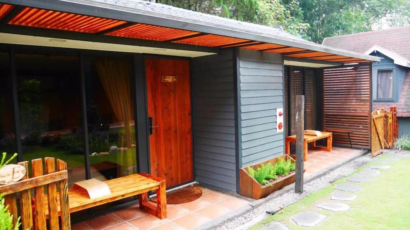 Yue Lake Backpackers