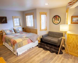Cozy and Affordable- minutes to Monarch - Monarch - Habitación