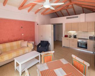 Athena s Cottage Stoupa - Mikri Mantineia