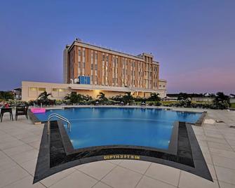 The Orchid Jamnagar - Jamnagar - Pool