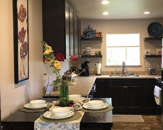 Enjoy the creature comforts of a home - Soldotna - Cucina