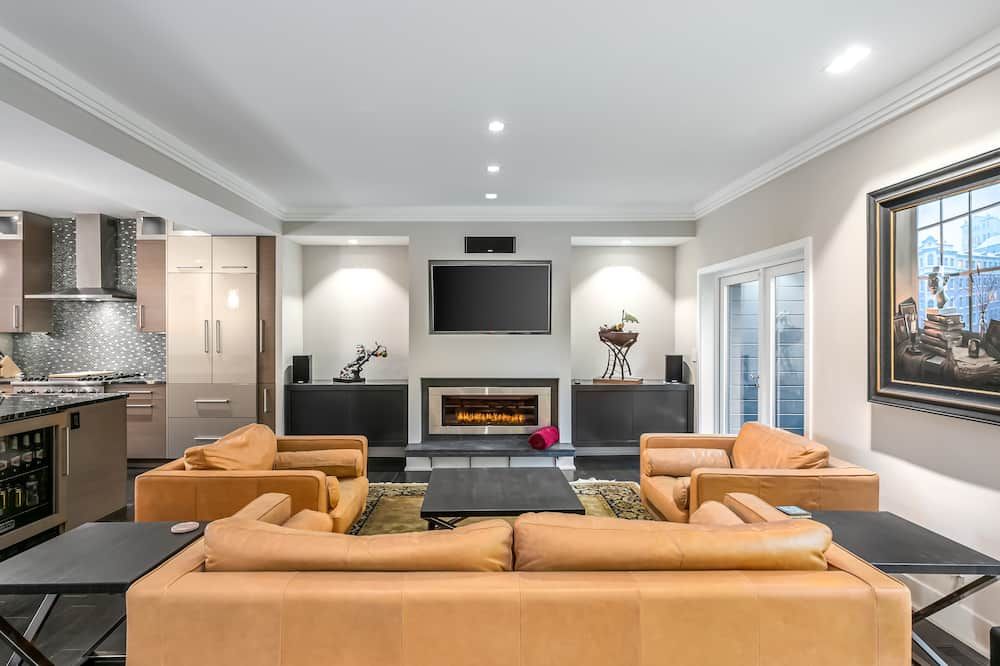 Beautiful & Modern 3-Bedroom Georgetown Home, Free parking - וושינגטון די.סי - סלון