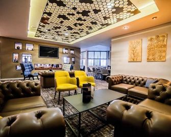 سويندون بلنسدون هاوس هوتيل، «BW Premier Collection» - سويندون - ردهة