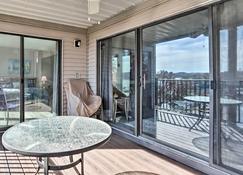 Bright Lake Ozark Condo with Fireplace and Grill! - Lake Ozark - Balkon