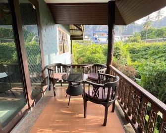 Moubillow Resort - Ao Nang - Balkon