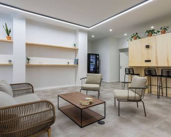 Urban Cube Hostel Sevilla - Sevilla - Sala de estar