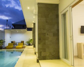 Kubu Kutus - Denpasar - Patio