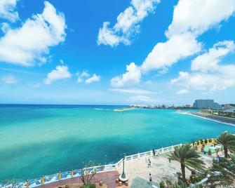Hilton Okinawa Chatan Resort - Okinawa stad - Strand