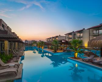 Hotel Concorde Luxury Cyprus - Vokolida - Piscina