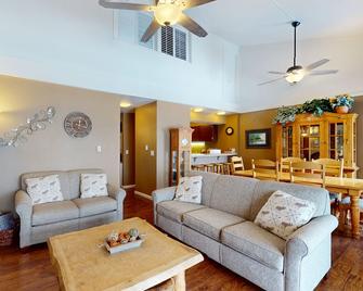 Crystal Beach - McCall - Living room
