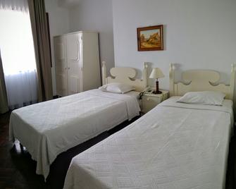 Pensão Residencial Vila Teresinha - Funchal - Bedroom