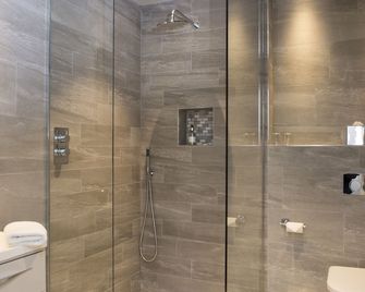 Roundthorn Country House & Luxury Apartments - Penrith - Baño